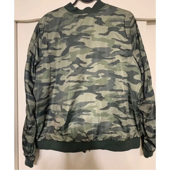 Torrid Camo Bomber Jacket 💚 - Picture 4 of 7